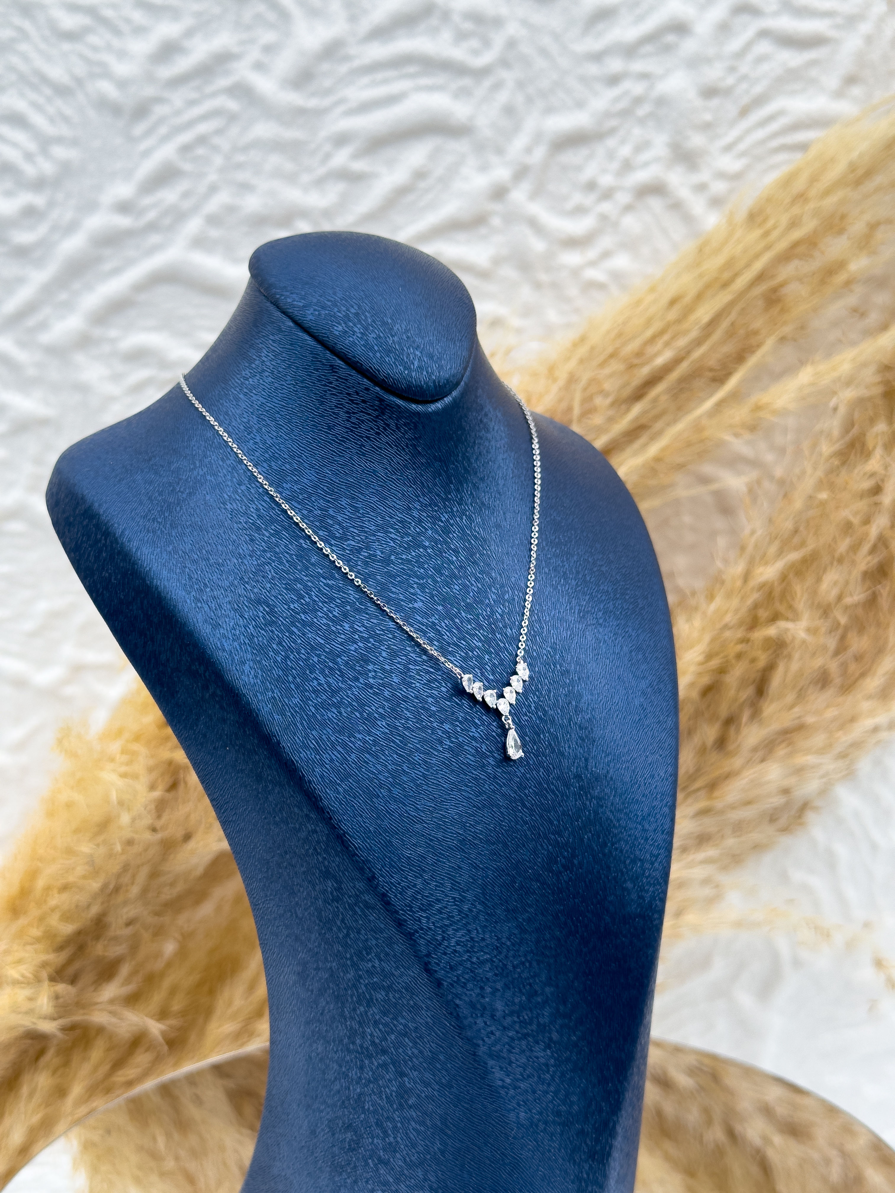 925 Ayar Gümüş Damla Taşlı Pırlanta Montür Kadın Kolye – Özel Tasarım, Hediyelik